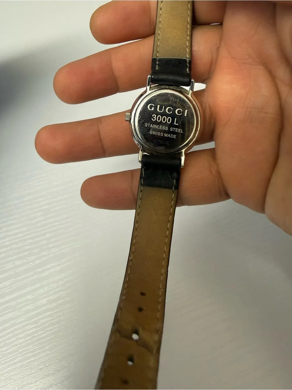 Gucci Black Leather Strap Silver-Tone Roman Dial Women's Watch 3000L